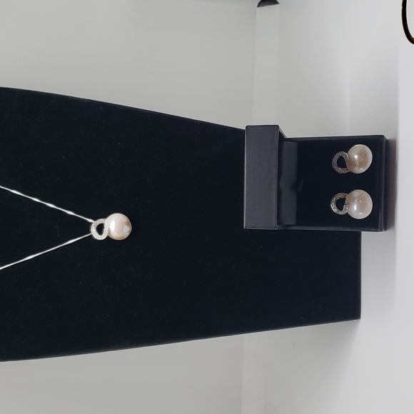 Mobe Pearl Opaque & Diamond Necklace/Earring Set 16-18MM - Picture 2 of 8